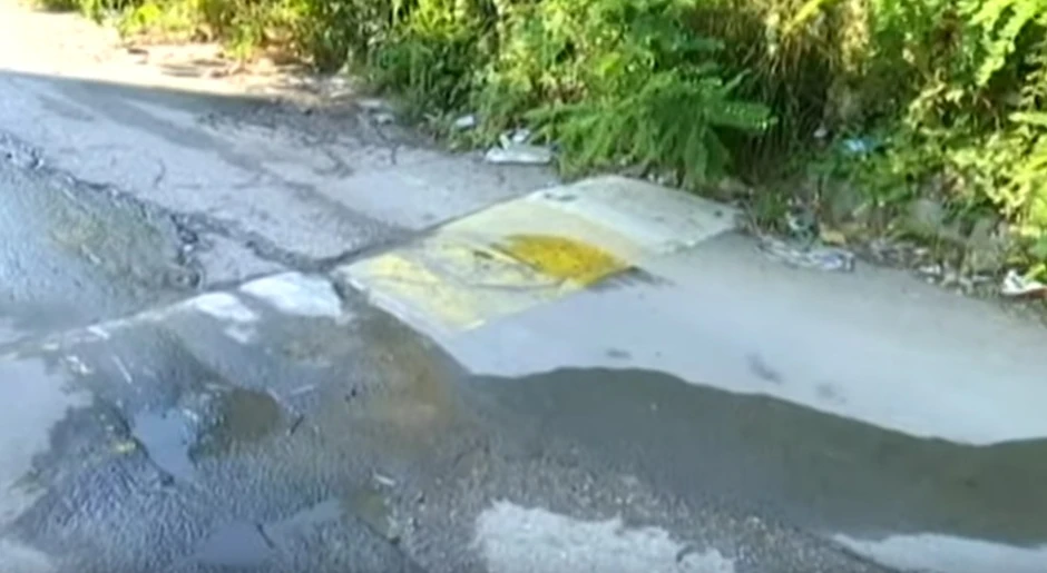 Jedan od ležećih policajaca u Ulici Jula Brinera