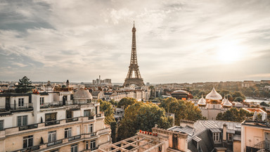 Historyczny spadek dochodów z turystyki we Francji