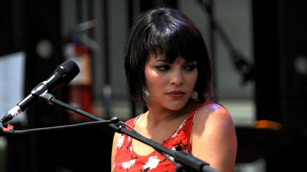 Norah Jones zapowiedziała premierę swojej nowej studyjnej płyty zatytułowanej "Broken Little Hearts".