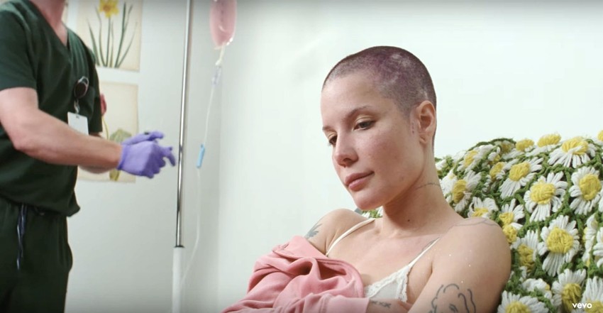 Holsi u spotu za pesmu "Lucky"