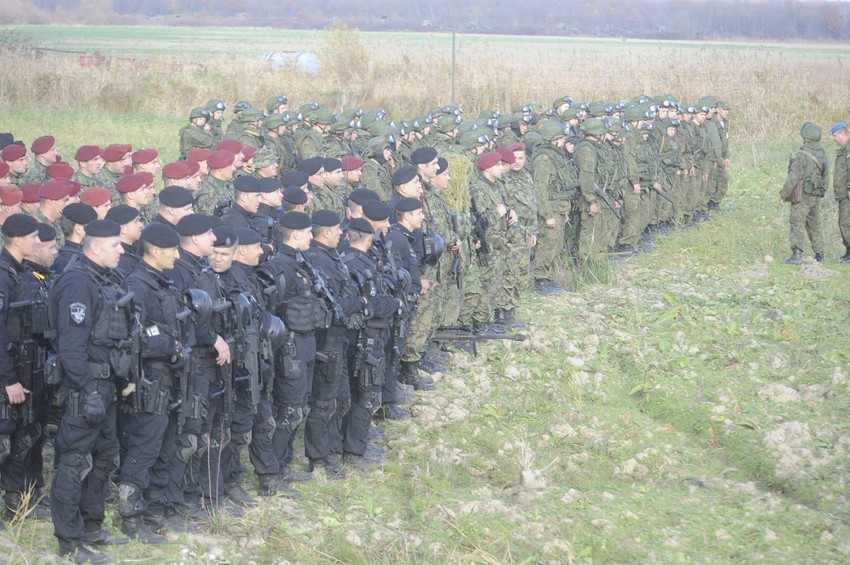 Pripadnici srpske i ruske vojske u Nikincima