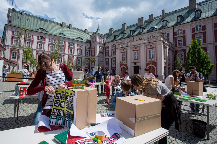 Piknik urbanistyczny na dziedzińcu UMP