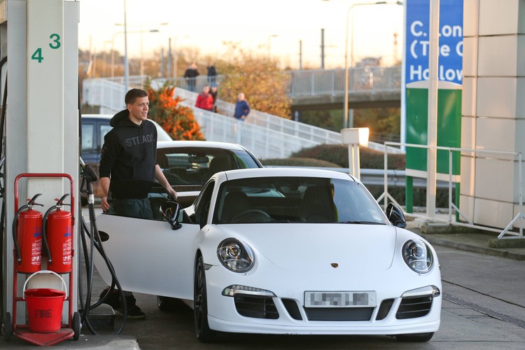 Wojciech Szczęsny i jego nowego porsche 911 carrera S