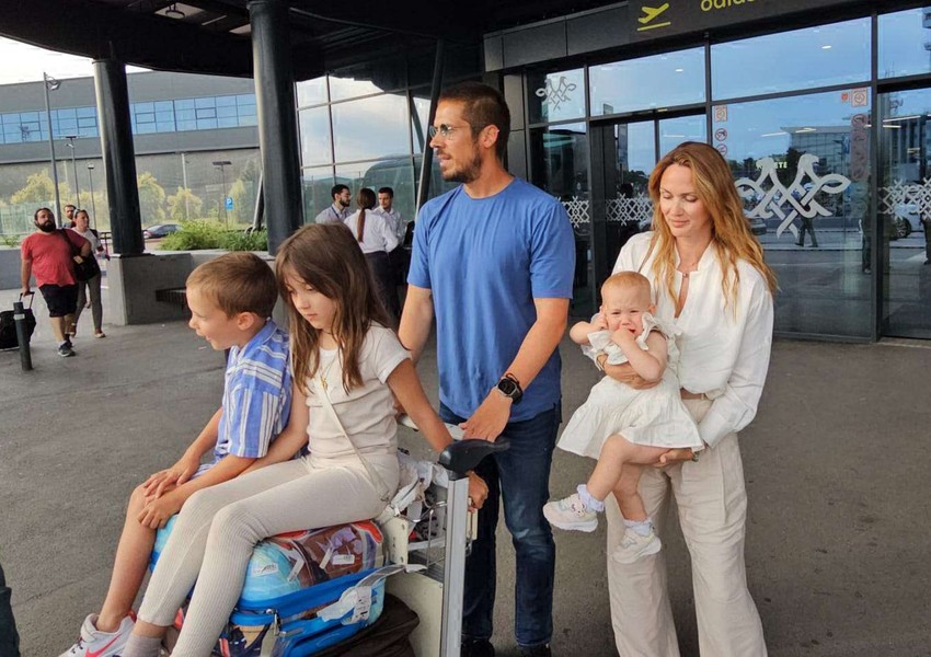 Nikola Rokvić sa porodicom