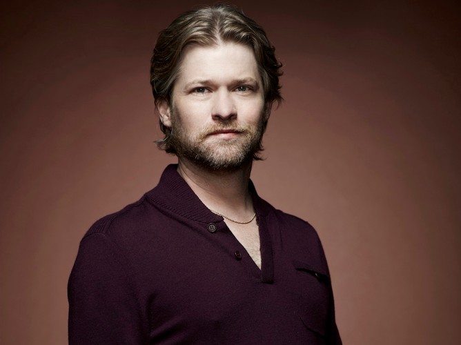 Todd Lowe (Terry Bellefleur)