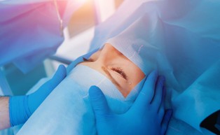 Polimerowe implanty pomogą pacjentom, cierpiącym na nowotwory oczu