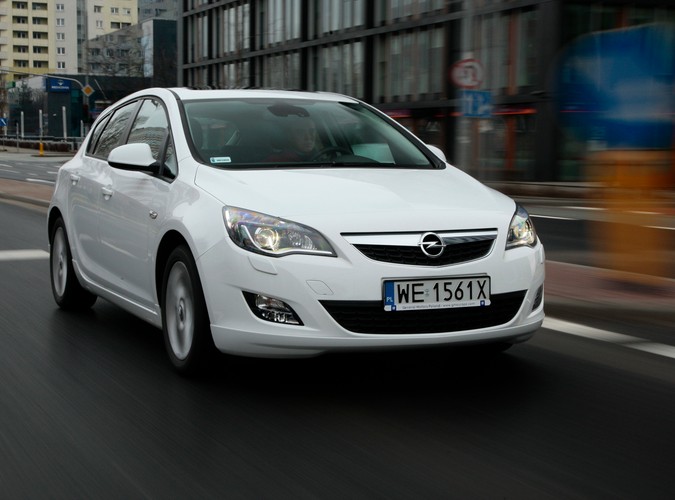 Do redakcji trafiła biała rakieta Opla z turbodoładowanym benzynowym silnikiem 1.4. Oto jak wygląda 140 KM z Gliwic w akcji...