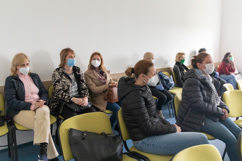 Nove kolege su pomalo uplašene, skoro niko nema iskustva za rad u Intenzivnoij