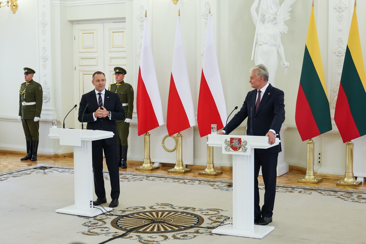 Karol Nawrocki, Gitanas Nauseda