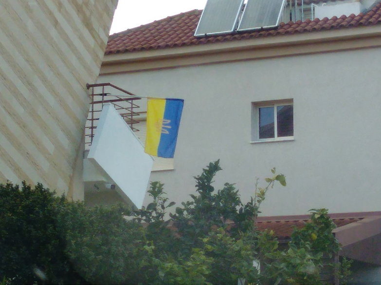 Ukraińskie flagi na Cyprze