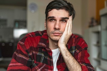 „A férfi erős, a férfi nem sír” - sok férfi még mindig elfojtásban él