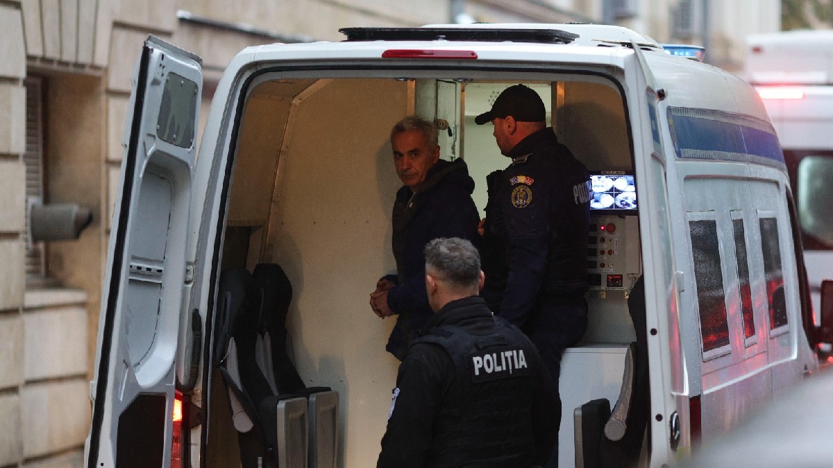 Imagine Stire Călin Georgescu află vineri dacă scapă de arestul preventiv. La Curtea de Apel s-a constituit completul de divergență | 2review.ro