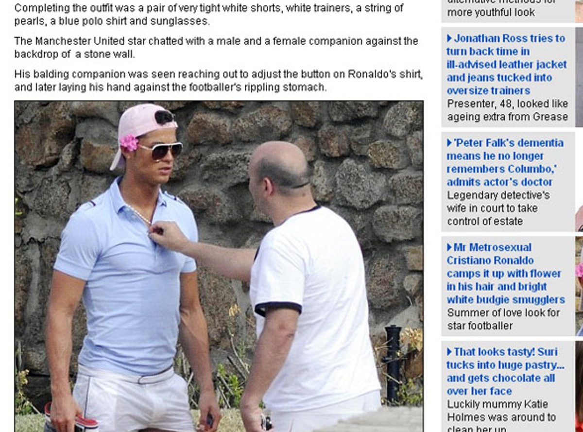 Uroczy Ronaldo wystroił się w różowe kwiatki