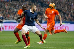 Hiszpanie lepsi od Włochów. Zwycięstwa Francji i Anglii. WIDEO