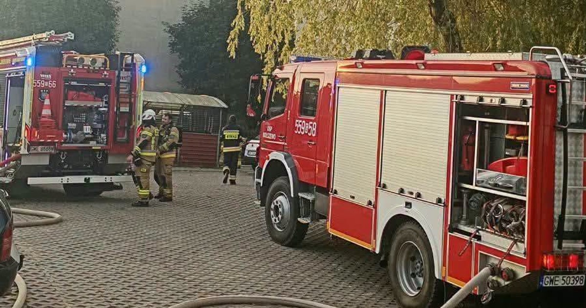 Przerażające sceny w Wejherowie. Wyskoczył z płonącego mieszkania na 4. piętrze