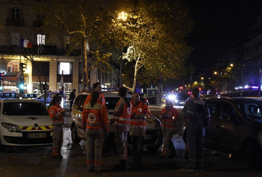 Zamachy w Paryżu. 60 zabitych. Zdjęcia