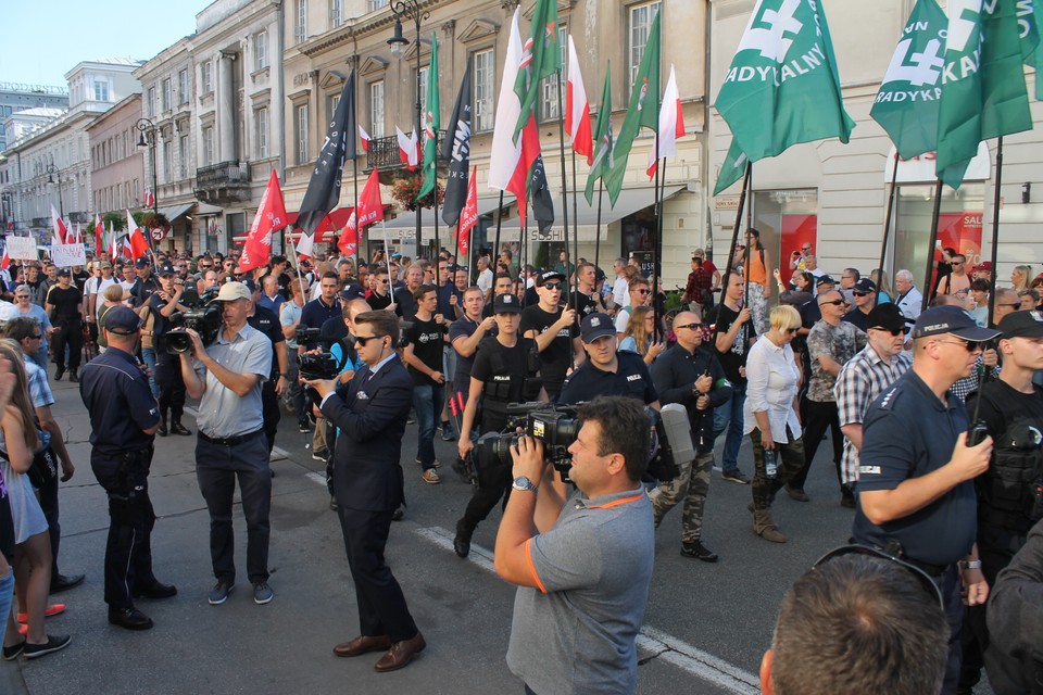 Protest przeciwko marszowi narodowców