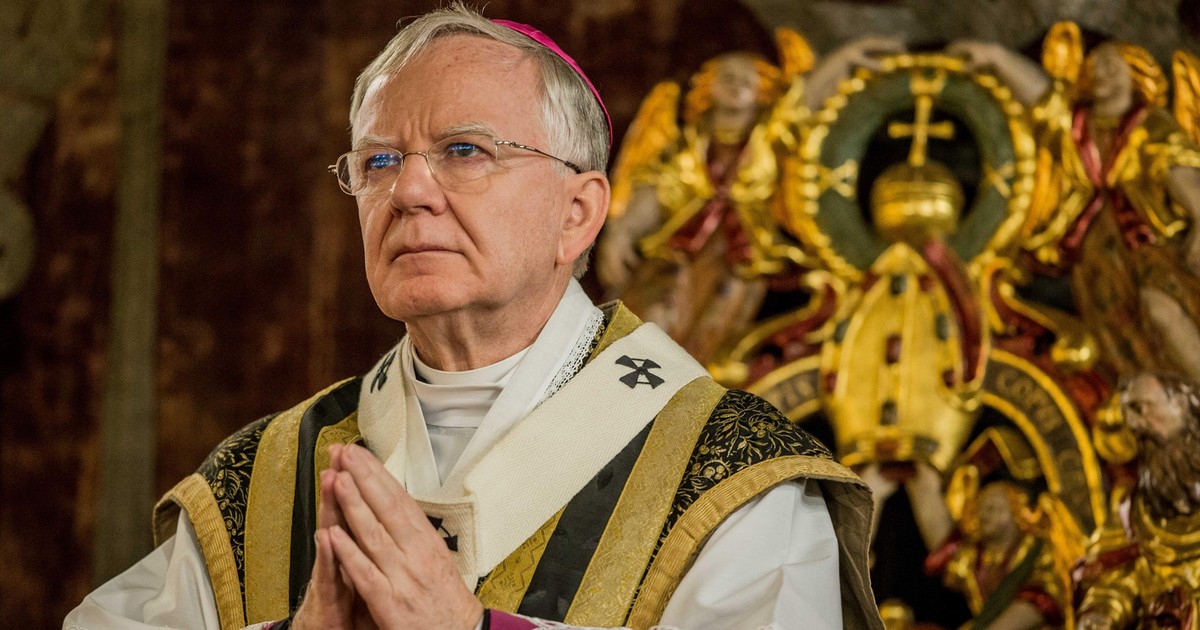 Abp. Jędraszewski na emeryturze. Tyle może co miesiąc trafiać na jego konto