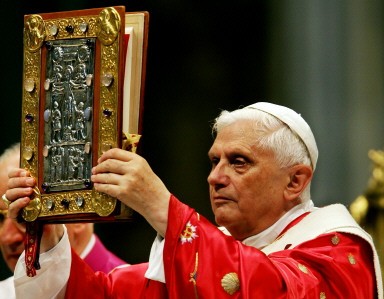 VATICAN-POPE-BISHOPS-PALLIUM