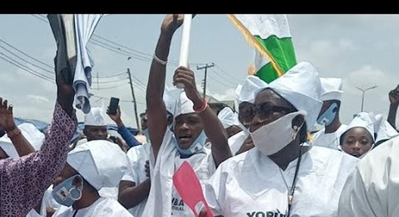 Yoruba Nation agitators on the street of Ibadan during a rally. (GistMediaTV/Youtube)