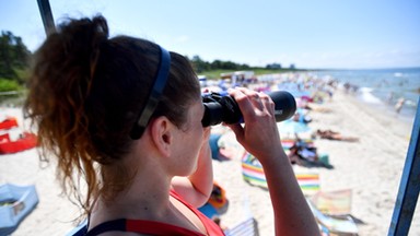 Grzechy, które na plaży są śmiertelne. Ruszył sezon na "kolejne wpisy do statystyki topielców"