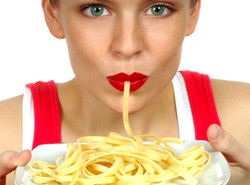 Jedz makaron na noc. Nowa DIETA, muzułmańska