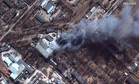 Zdjęcie satelitarne udostępnione przez Maxar Technologies pokazuje z bliska pożary na obszarze przemysłowym w południowym Czernihowie w Ukrainie, 10 marca 2022 r.