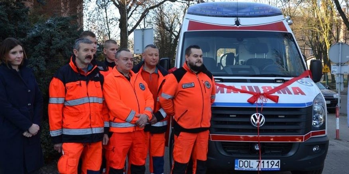 Dolnośląskie pogotowie dostało 16 karetek