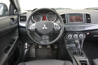 Honda Civic Kontra Mitsubishi Lancer - Kompaktowa Alternatywa