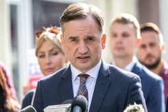 Ziobro drwi z prawników Agnieszki Holland. 'Coś długo zwlekają ze złożeniem pozwu'