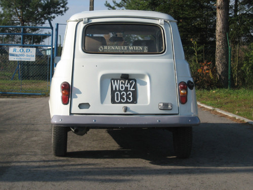 Renault 4 - Samochód z wajchą