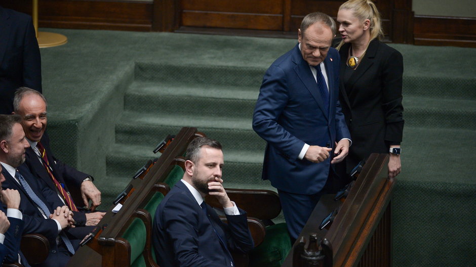 Donald Tusk, Władysław Kosiniak-Kamysz oraz Barbara Nowacka w Sejmie, 10 kwietnia 2024 r.