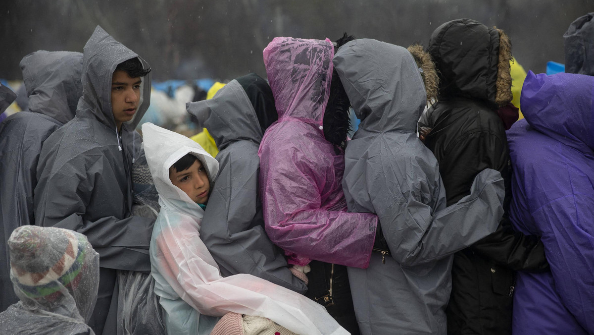 Koronawirus w Europie. Coraz trudniejsza sytuacja migrantów i uchodźców
