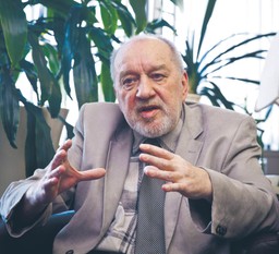 Iwulski o wyrokach w stanie wojennym: Uważam, że wówczas zachowałem się przyzwoicie. Nie mam nic na sumieniu [WYWIAD]