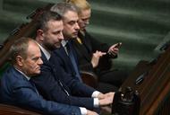 Koalicja trzyma się razem? Donald Tusk, Władysław Kosiniak-Kamysz, Krzysztof Gawkowski i Barbara Nowacka na sali obrad Sejmu.