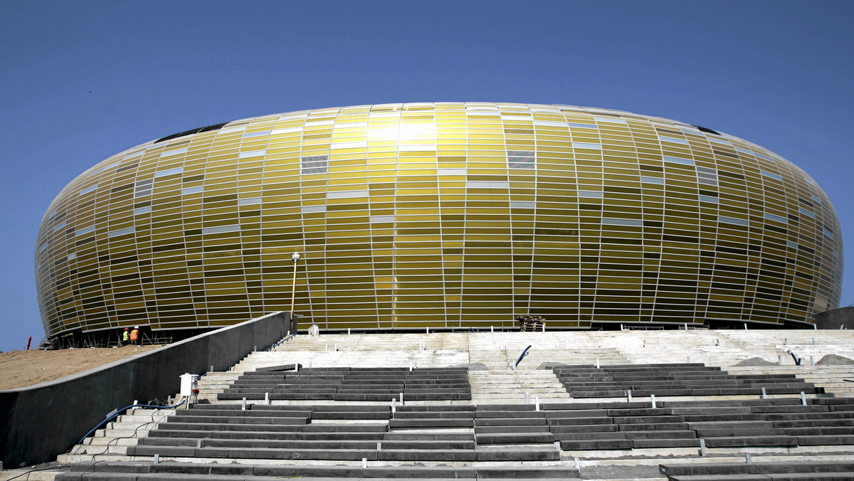 Na PGE Arena Gdańsk trwają głównie prace wykończeniowe i porządkowe. Uroczyste otwarcie stadionu ma odbyć się 23 czerwca. Podczas tej imprezy zaplanowano mecz piłkarski polityków, koncert zespołów Myslovitz i Budka Suflera oraz pokaz sztucznych ogni.