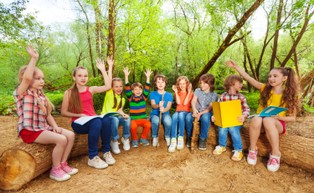 Wyjazdy i półkolonie nie tracą na popularności. Kuratorzy zatwierdzili ponad 13 tys. takich imprez