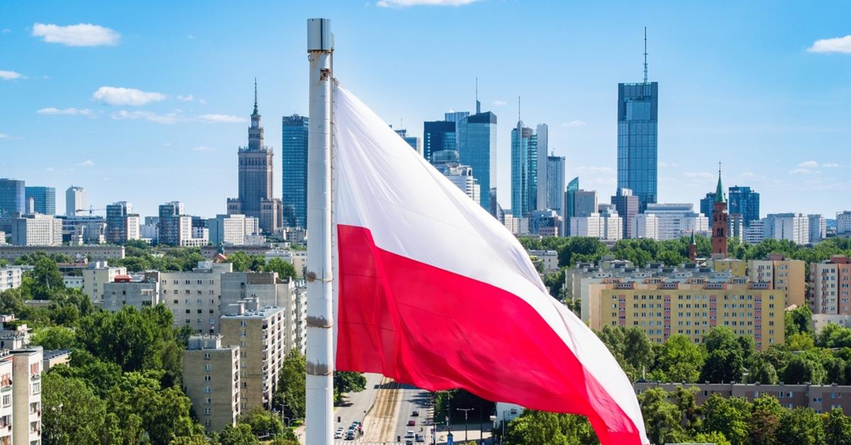 Americans applaud Poland.  “The real silent hero is Poland”