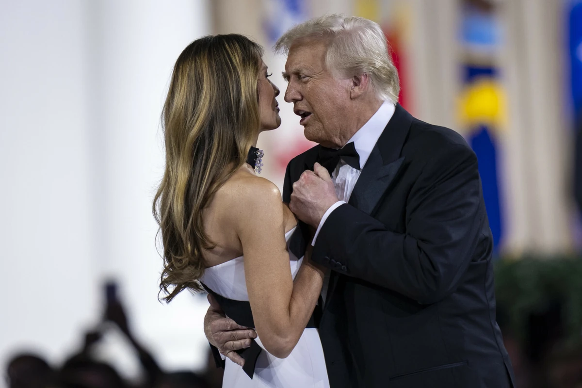 Donald Trump świętuje 20. rocznicę ślubu. Padają pytania o żonę: "ją też deportujesz"?