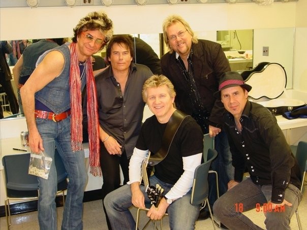 Singel 'Eye of the Tiger' rozszedł się w nakładzie przekraczającym 9 milionów egzemplarzy, stając się światowym megahitem