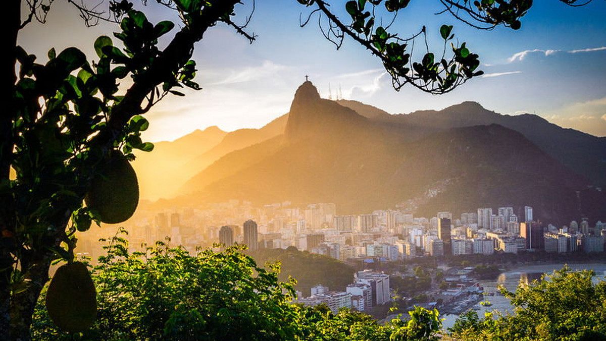 Od 27 kwietnia do 4 maja trwa promocja linii Air France KLM na przeloty do Brasilii, Porto Allegre, Rio de Janeiro oraz Sao Paulo oraz Antananarywy na Madagaskarze. Bilety do Brazylii rezerwować można już od 2199 PLN, a na afrykańską wyspę od 2999 PLN.