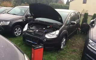 Ford S-Max – auto z ogłoszenia. Na maksa zniszczony!