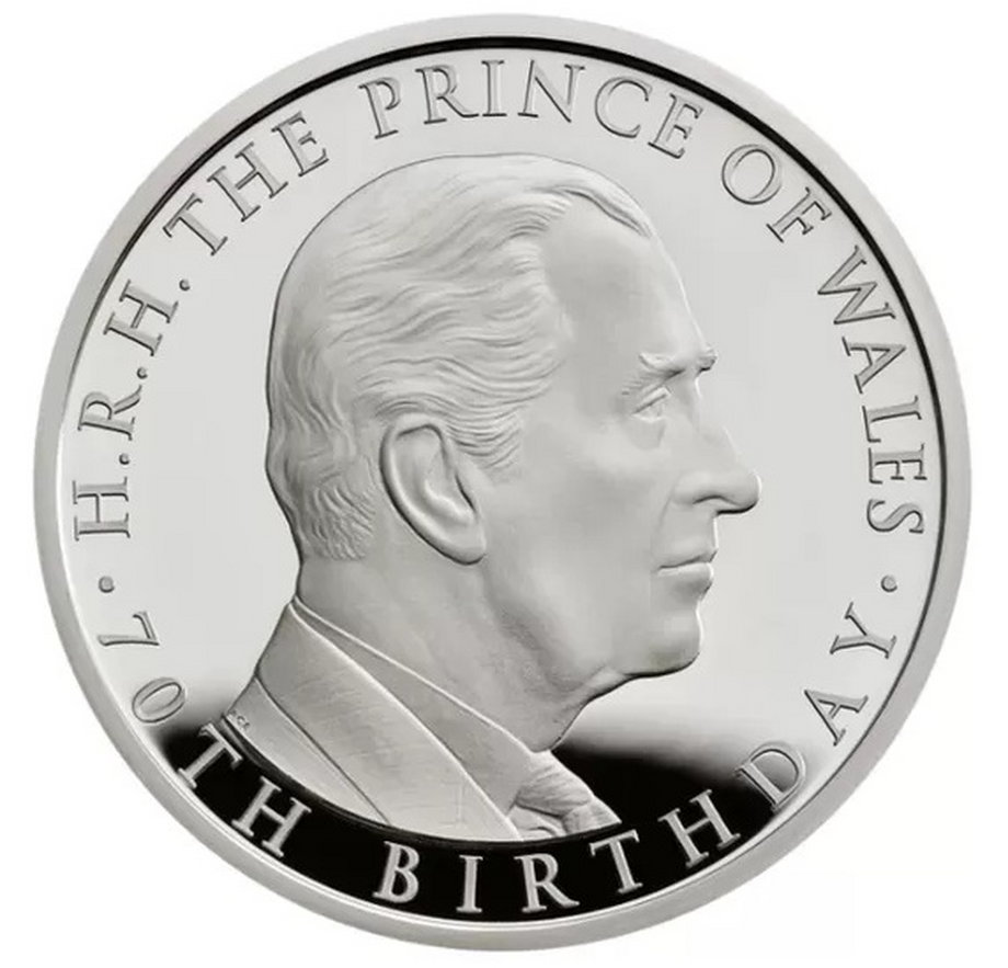 Oficjalnych zdjęć nowych monet z królem Karolem III jeszcze nie ujawniono. Jednak moneta wydana w 2018 r. z okazji 70. urodzin Księcia Karola może być wskazówką. 