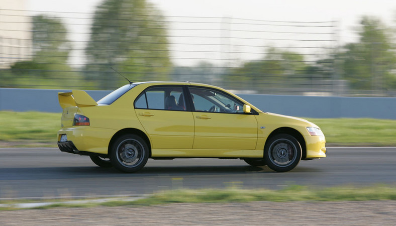 Mitsubishi Lancer EVO IX kontra Impreza WRX STi, Audi RS4