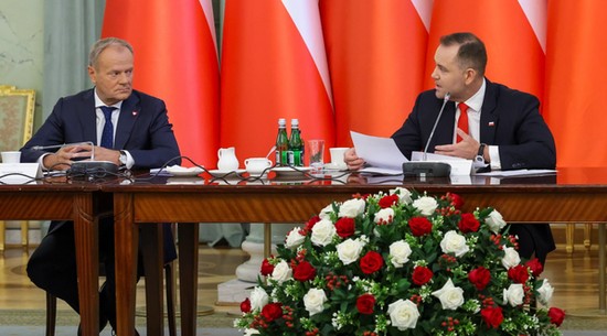 Program SAFE. Ekspert: Tusk zastawił pułapkę na PiS i prezydenta Nawrockiego