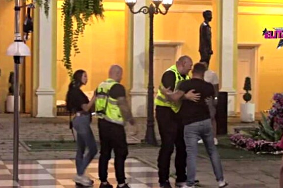 ASMIN LOMI SVE PRED SOBOM ZBOG MAJE Reagovalo obezbeđenje: "Sklonite od mene ovu raspalu"