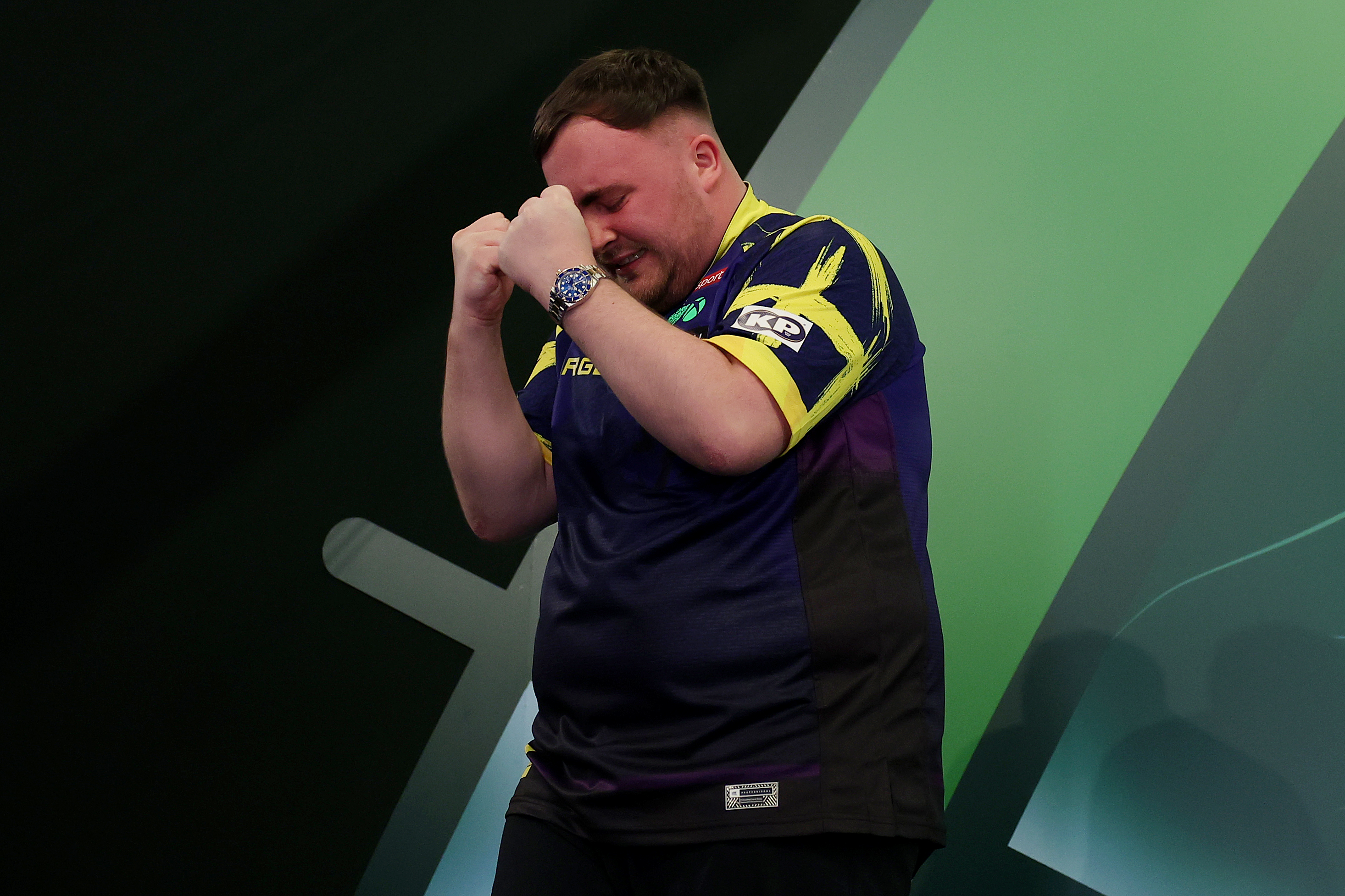 Erster seit zehn Jahren: Littler verteidigt Darts-WM-Titel erfolgreich