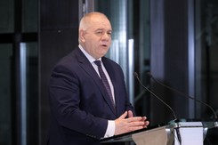 Sasin: Lech Kaczyński wygrywa zza grobu