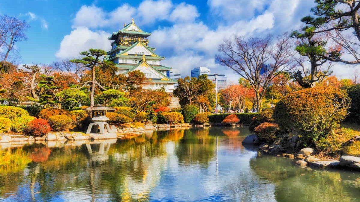 Spojenie tradície a modernej energie – hrad Osaka pripomína, prečo sa toto japonské mesto stalo novým miláčikom cestovateľov.