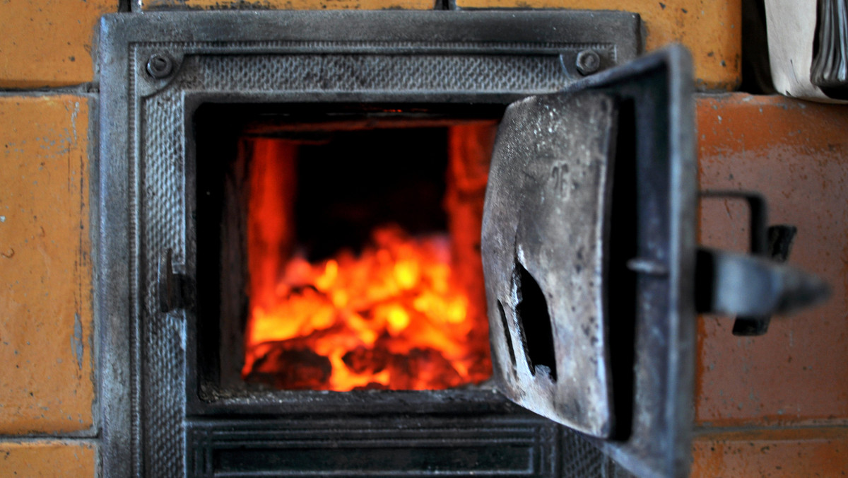 Zapylenie powietrza zaczęło wzrastać. Na razie przekroczenia norm nie są duże, ale gdy temperatury spadną, będzie gorzej – informuje "Dziennik Polski".